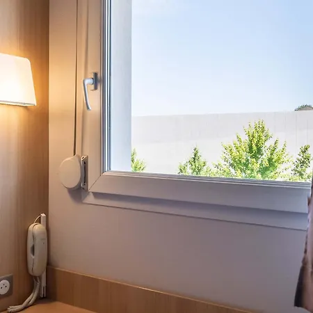 Hotel Saint-etienne Monthieu