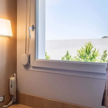 Hotel Saint-etienne Monthieu
